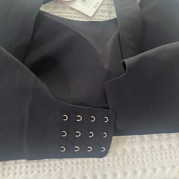 NEW Le Mystere’ black bra size small with light padding - Picture 5 of 8